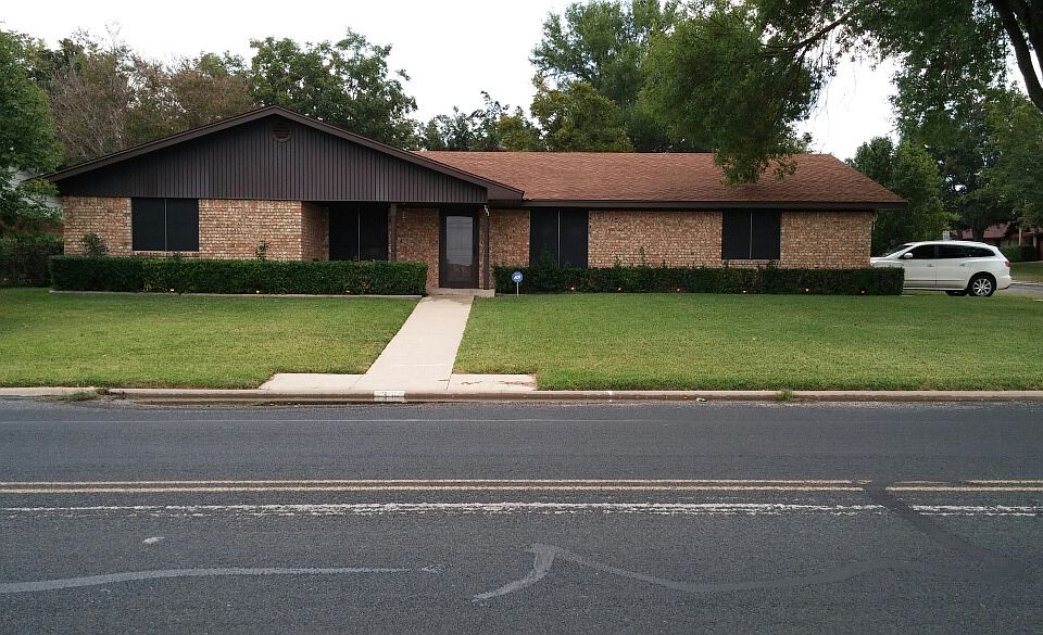 1st image of 301 S Roy Reynolds Dr