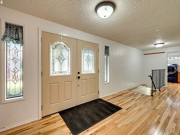 5th image of 4612 NE 117th St