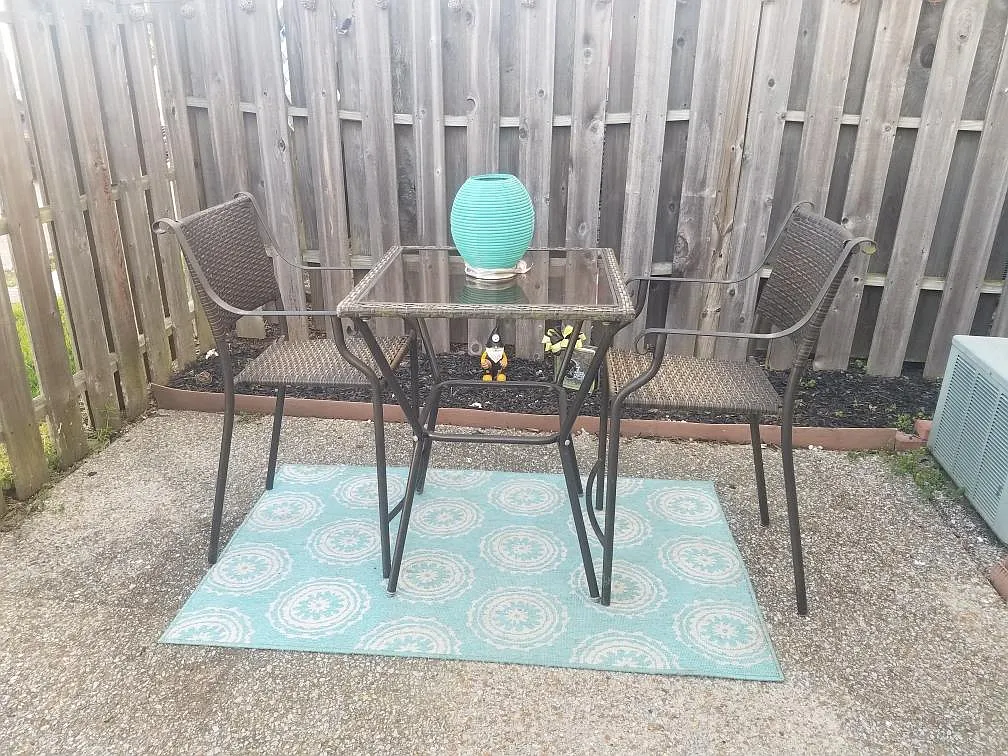 1020 McKenna Dr — Photo 1