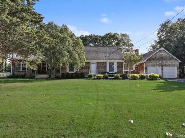 48 Nidzyn Avenue, Remsenburg, NY 11960