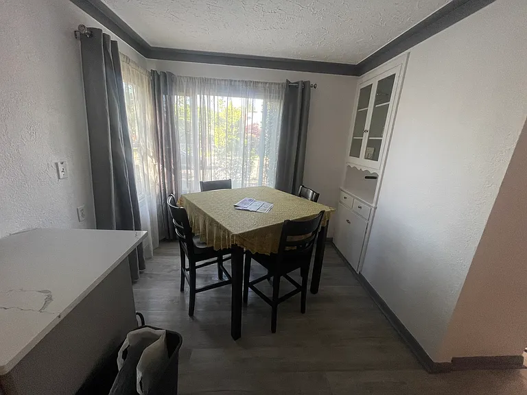 1166 Market St NE — Photo 7