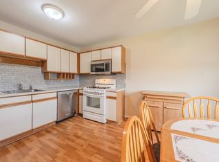 64 Tennis Plaza Rd UNIT 4, Dracut, MA 01826