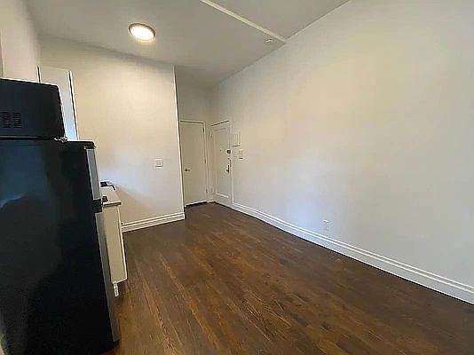 5th image of 100 Lexington Ave APT 2