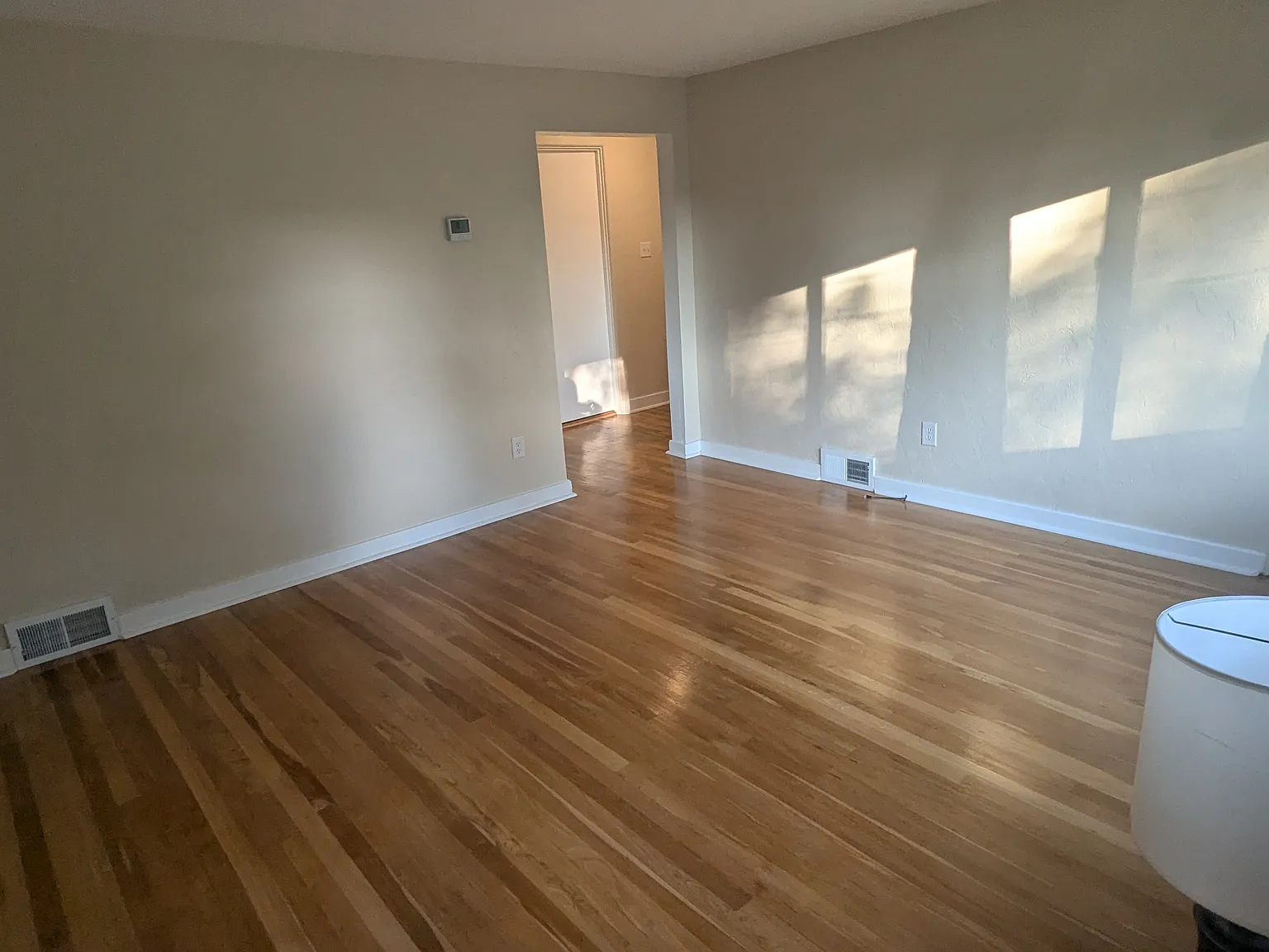 2 bed, 900 sqft, $1,150 — Photo 3