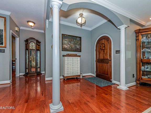 4th image of 195 Cabot Ln