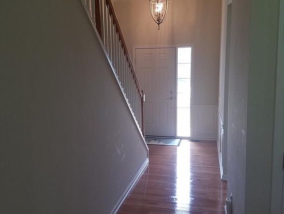 4th image of 9310 Rainier Ct