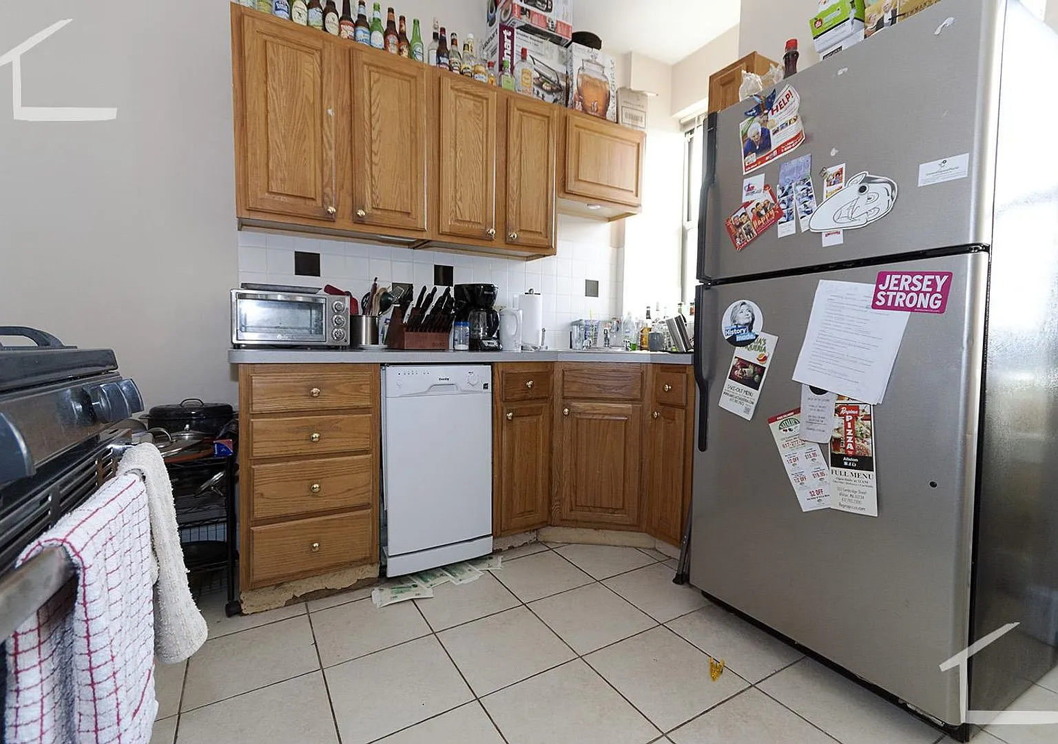 9/1 Updated top floor 4BR/2BA in Allston near BU, MBTA — Photo 1