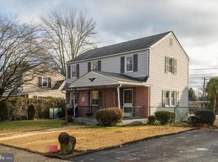 812 W Penn Pines Blvd, Aldan, PA 19018