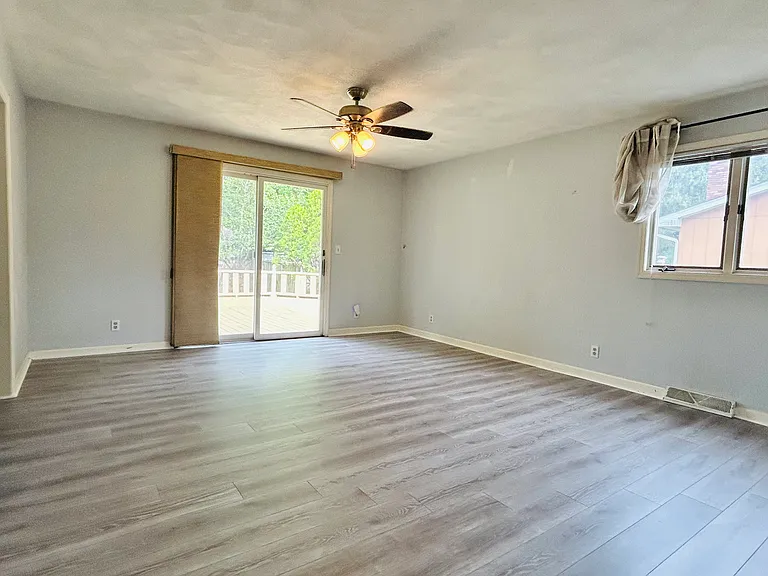 3204 Forsyth Dr — Photo 6