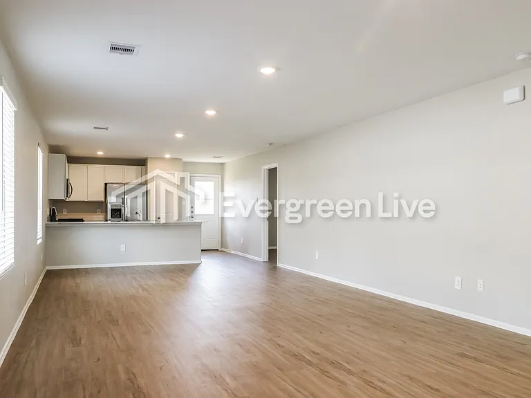715 Hackberry Branch Ct — Photo 4