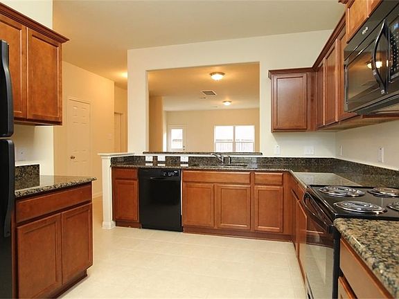 4th image of 6523 Rosethorn Dr