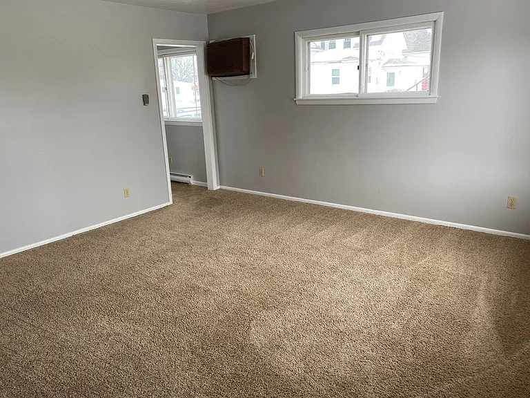 815 3rd St SW — Photo 2