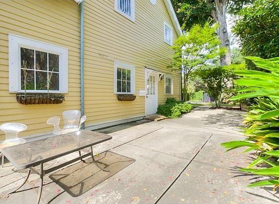 3rd image of 3924 Saint Charles Ave