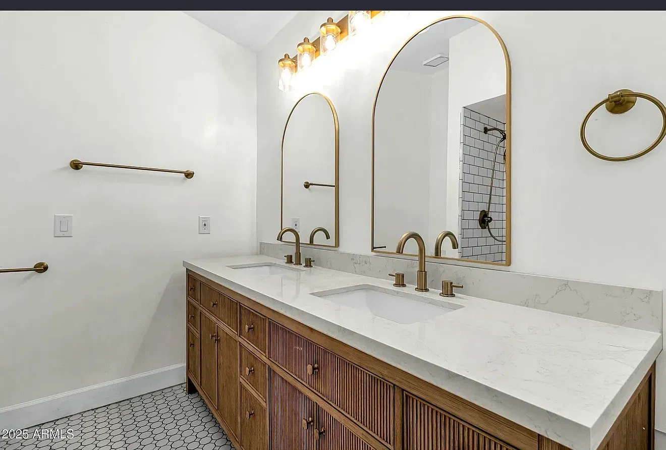 3 bed, 1430 sqft, $2,300 — Photo 4