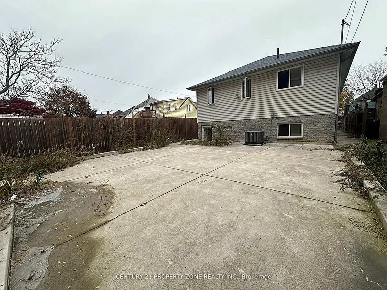 975 Albert Rd — Photo 18