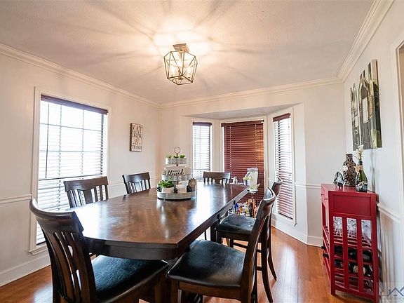 3rd image of 414 Gaynell Dr