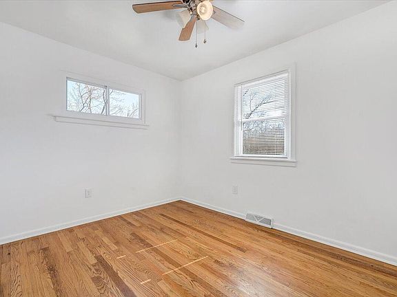 4th image of 3611 Rolling Hill Ave NW