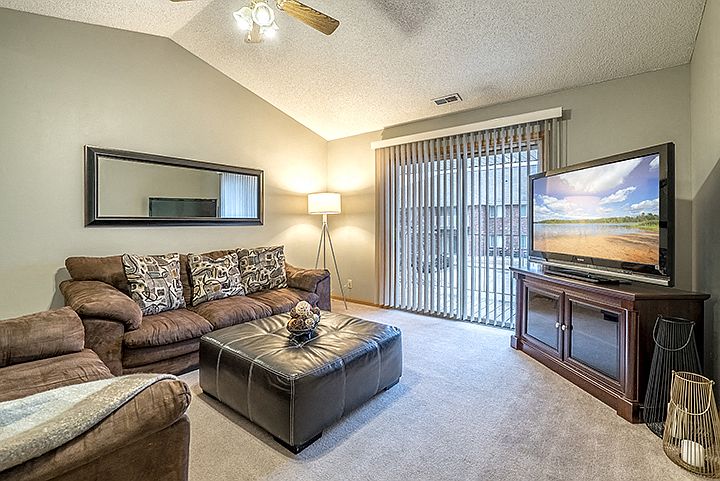 Relax in your cozy living room, with plenty of space for all your furniture.