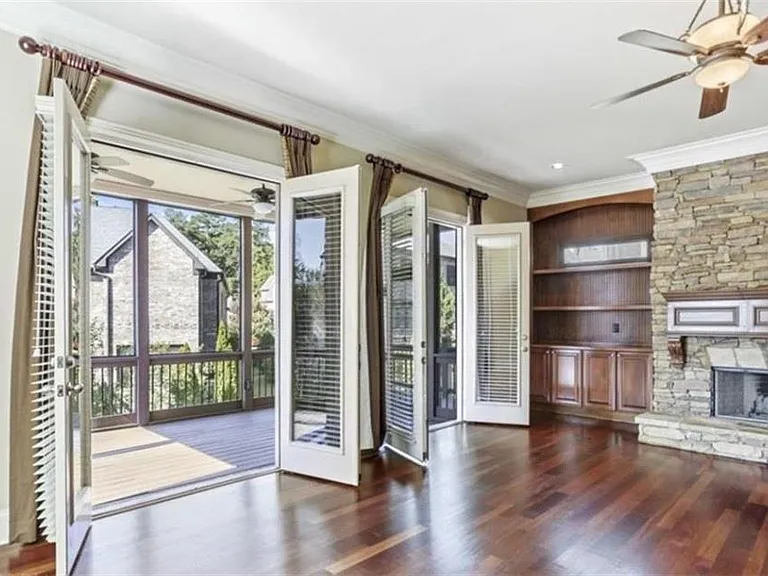 1762 Buckhead Ln NE — Photo 11