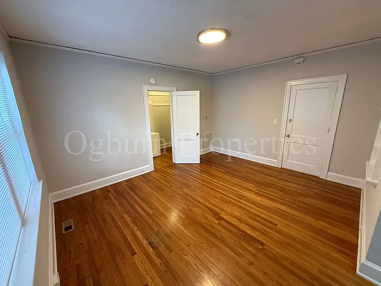 1416 Glade St — Photo 4