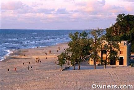 Minutes from Indiana Dunes Beaches