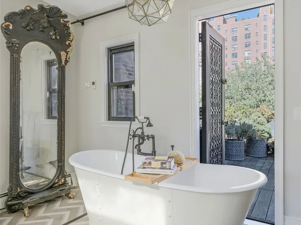 457 West 22nd Street image 28 of 45