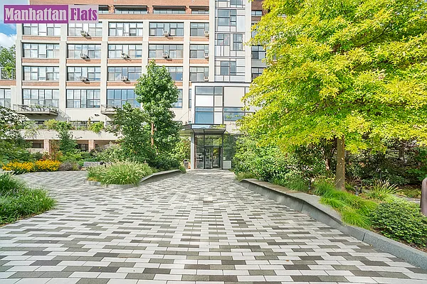Sold by Manhattan Flats | media 6