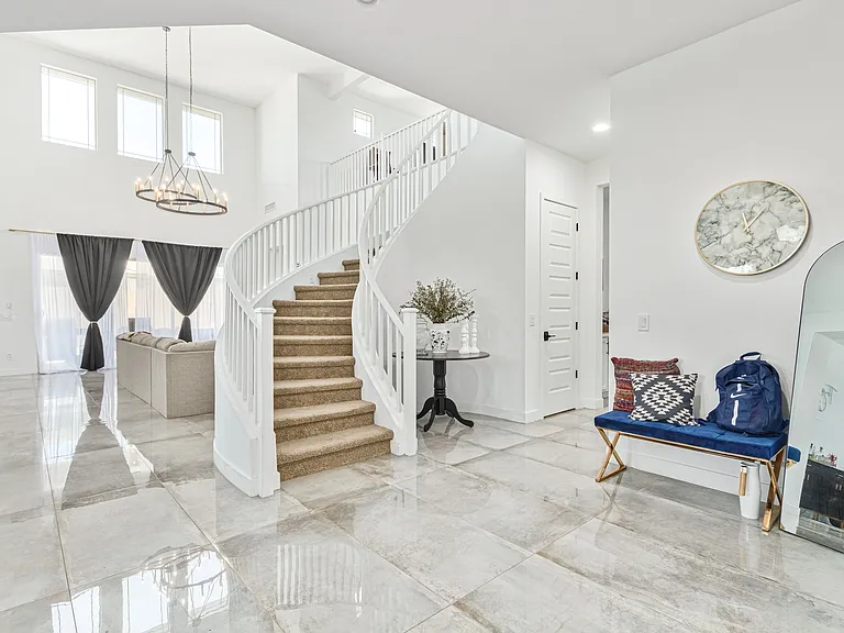 21040 E Carriage Way — Photo 2