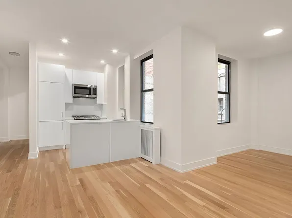 308 W 30th St APT 1E, New York, NY 10001