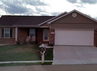 1237 Sherwood Ln, Waterloo, IL 62298