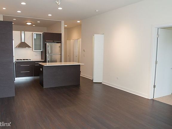 1222WMadison_2Br2Bath-4