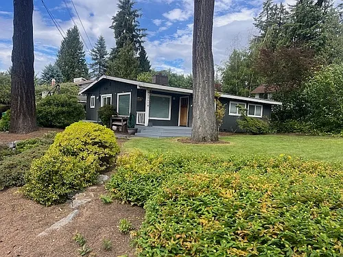 10614 NE 46th St Photo 1
