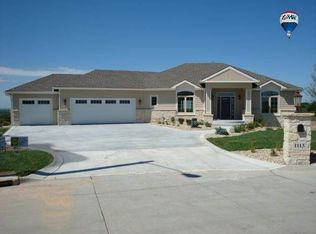 1113 Lesmer Ct, Manhattan, KS 66503