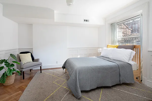 Sold by Douglas Elliman | media 44