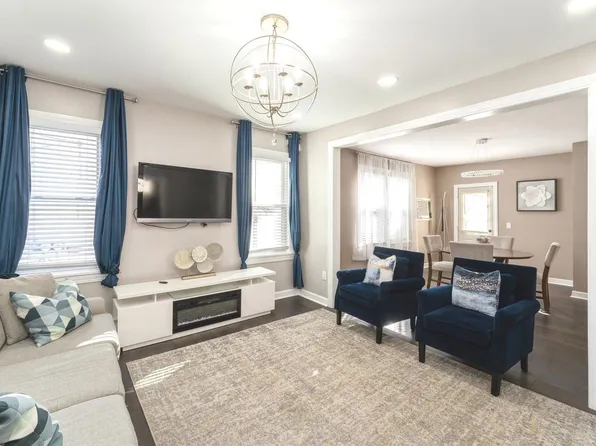 (undisclosed Address), Lynbrook, NY 11563