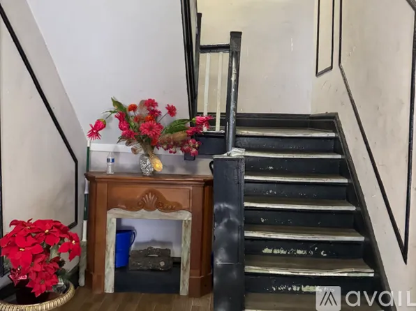 176 Garfield Avenue image 4 of 13