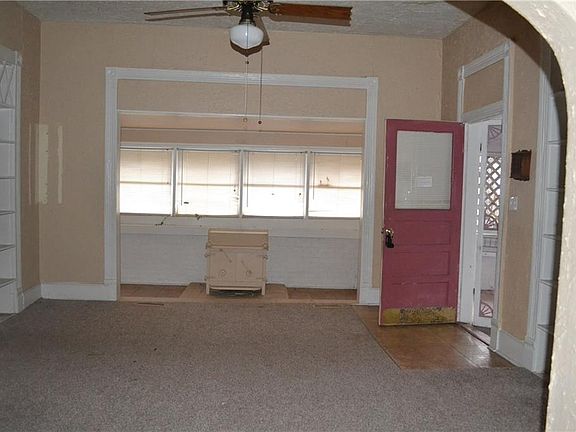 2nd image of 263 N Vine St