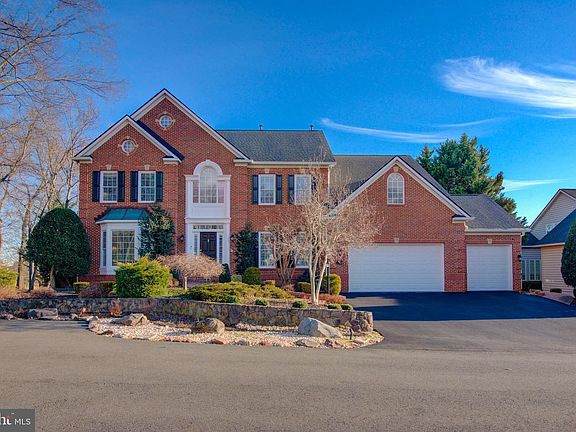 2nd image of 43287 Warwick Hills Ct