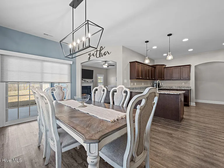 878 Stormy Gale Ln — Photo 7