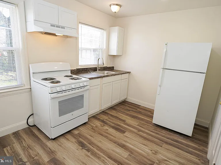 800 Travers St #6 — Photo 7
