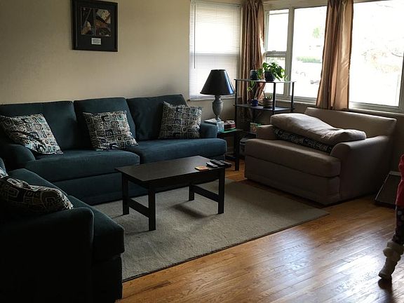 3rd image of 803 Island Ct