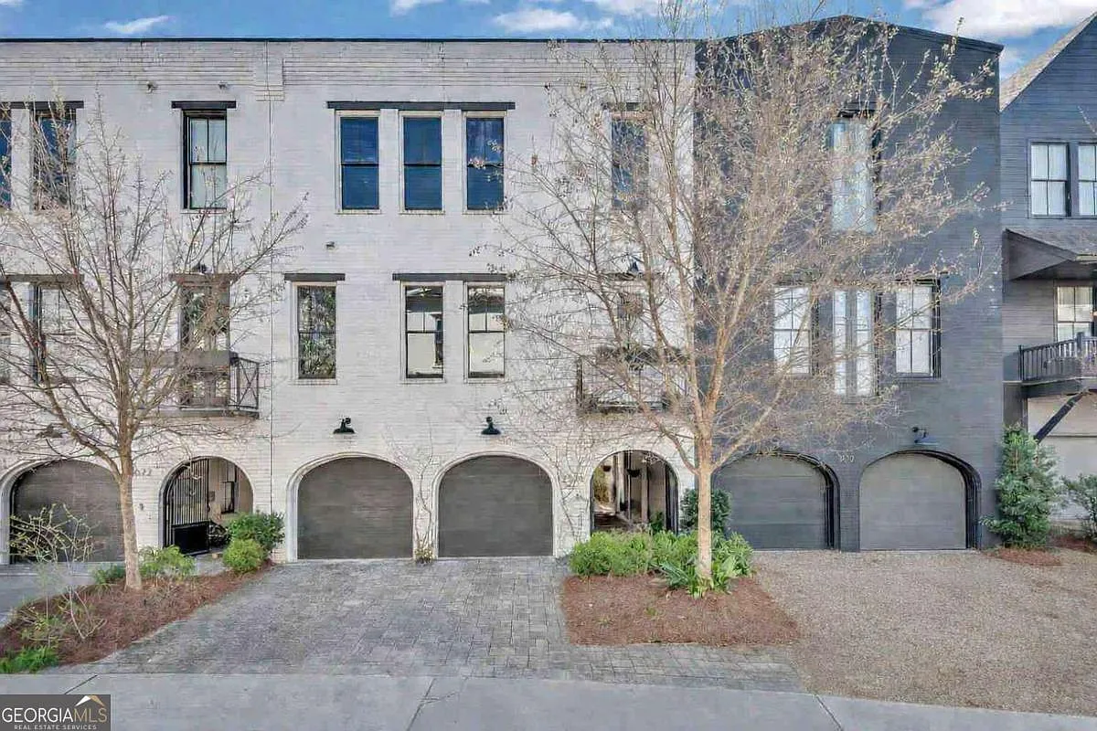 2074 Telfair Cir NE photo 1