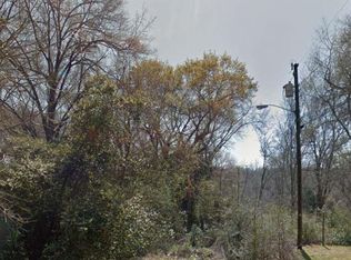 Marion St, Palestine, TX 75803