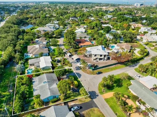 1600 Mandarin RD, NAPLES, FL 34102