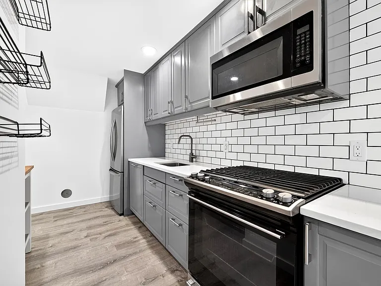 342 1st St #GARDEN LEVEL — Photo 5