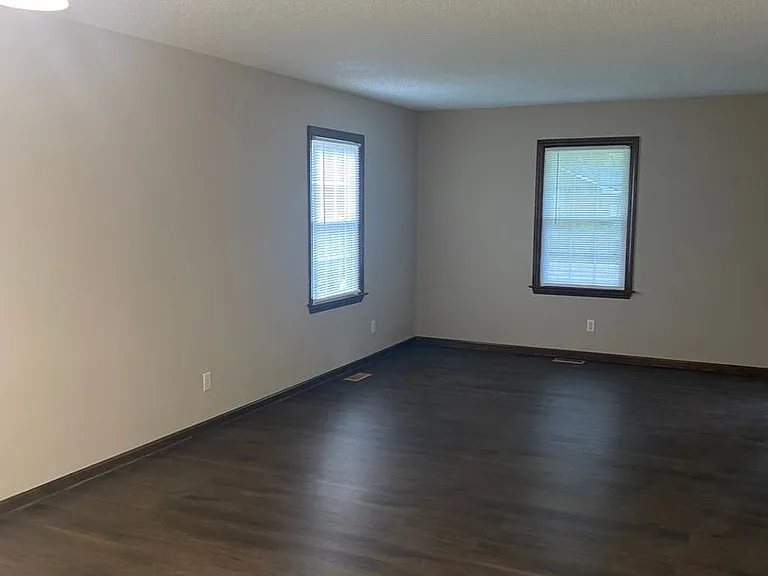 1509 N Respess St — Photo 5