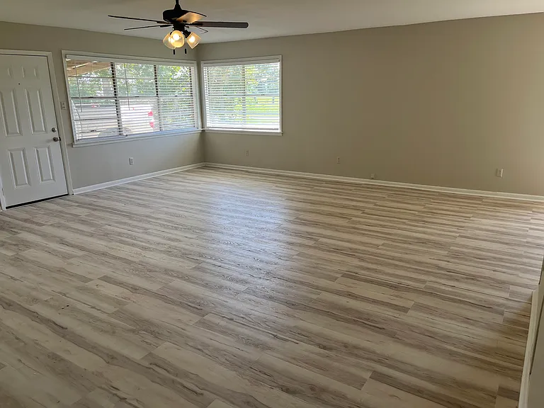 138 LCR 502 — Photo 6