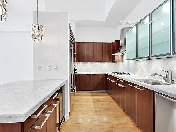 2nd image of 42 E 20th St APT 2B