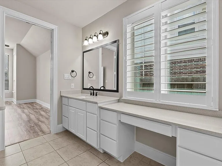 1117 Hancock Springs Ln — Photo 20