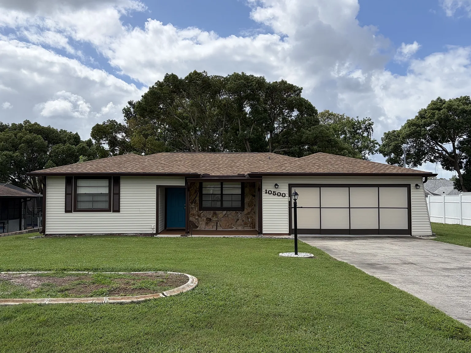 2 bed, 1143 sqft, $1,700 — Photo 1